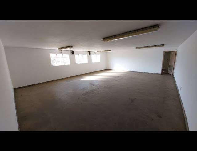 4,616M² WAREHOUSE TO LET IN CLAYVILLE